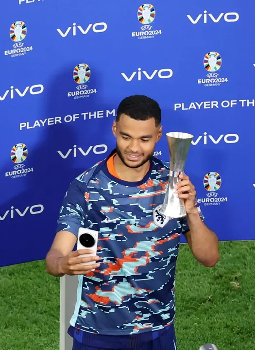 Cody Gakpo, extremo de la selecci&oacute;n de Pa&iacute;ses Bajos, fue elegido mejor jugador del partido de los octavos de final de la Eurocopa 2024 contra Ruman&iacute;a en M&uacute;nich. EFE/EPA/GEORGI LICOVSKI