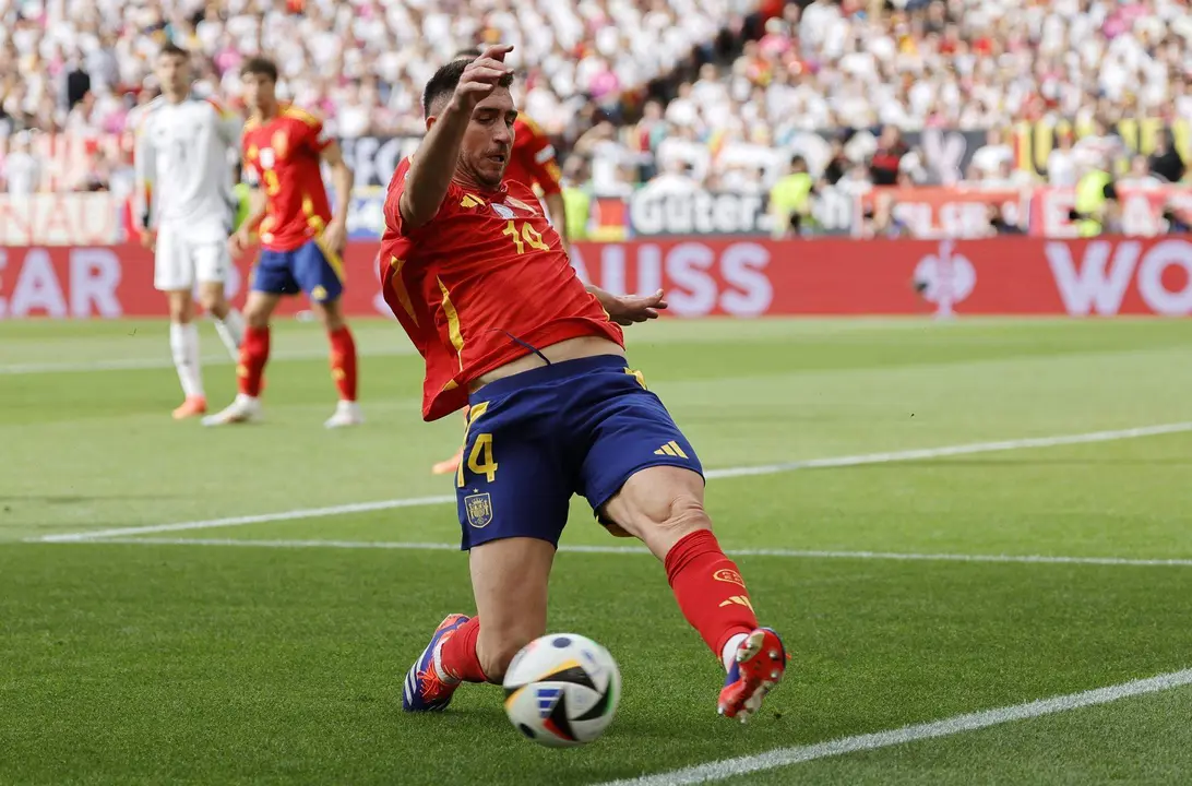 El central Aymeric Laporte en acci&oacute;n durante el partido de la Eurocopa 2024 de cuartos jugado en Stuttgart (Alemania). EFE/EPA/RONALD WITTEK