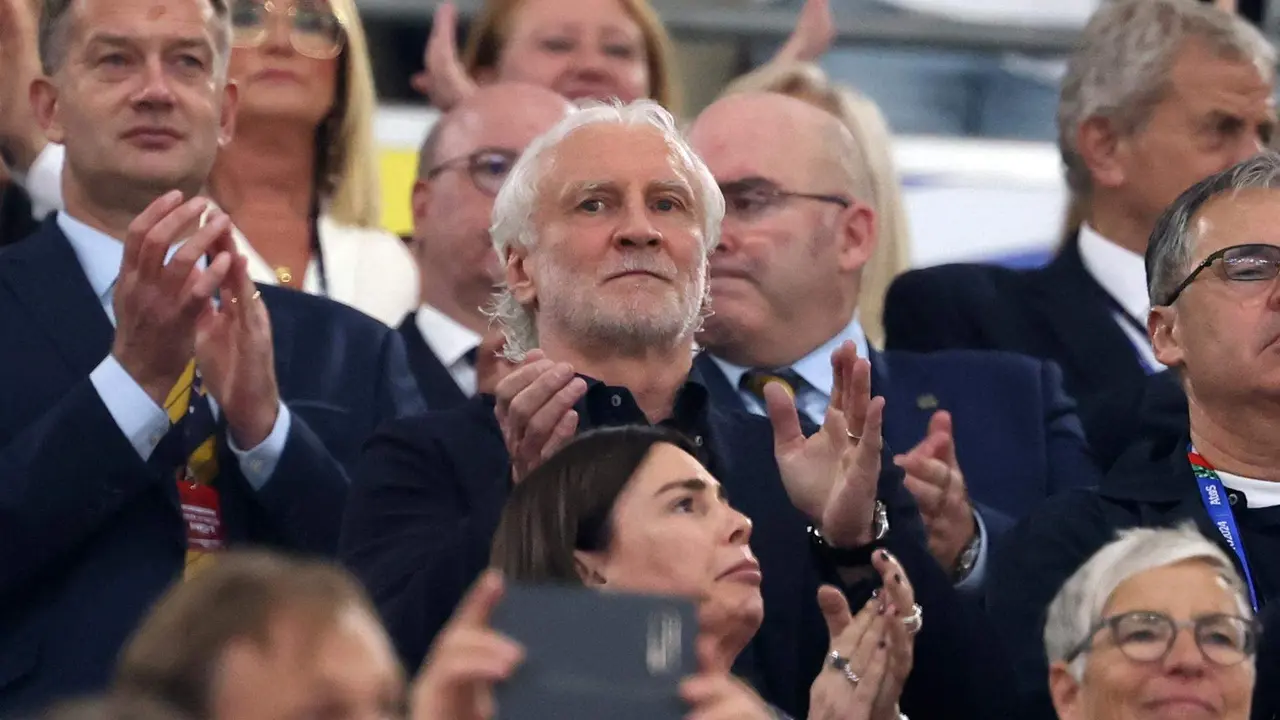El m&iacute;tico Rudi V&ouml;ller durante el partido inaugural. EFE/EPA/FRIEDEMANN VOGEL