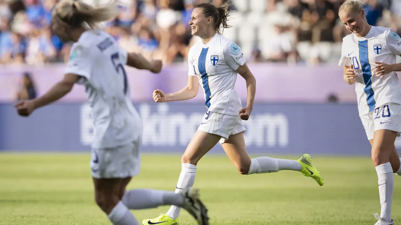 Katariina Kosola celebra el 0-1 de Finlandia ante Islandia en el primer partido de la Eurocopa. EFE/EPA/ANTHONY ANEX