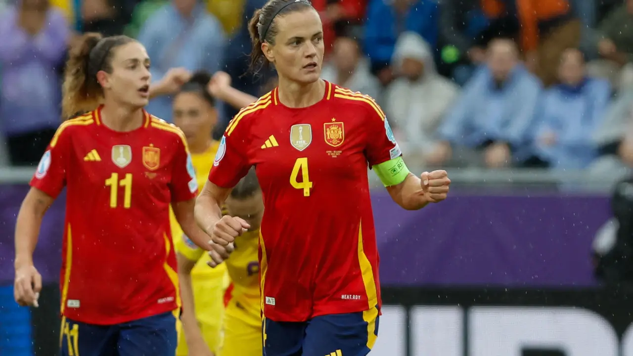 La jugadora de la selecci&oacute;n de Espa&ntilde;a Irene Paredes,durante el partido de la segunda jornada de la fase de grupos de la Eurocopa 2025 entre la selecci&oacute;n de Espa&ntilde;a y la selecci&oacute;n de B&eacute;lgica, este lunes en el Stockhorn Arena en Thun, Suiza.-EFE/ Ana Escobar